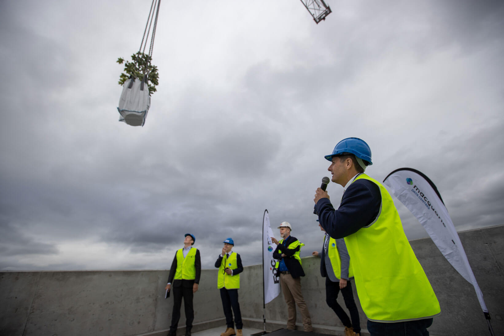 Macquarie Data Centres tops out hyperscale-ready facility in Sydney North Zone Macquarie Data Centres tops out hyperscale-ready facility in Sydney North Zone